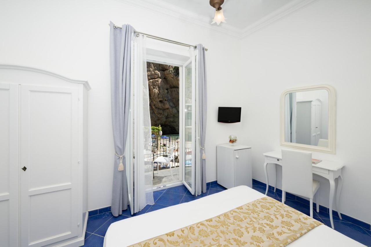 Hotel Alfonso A Mare Praiano Bagian luar foto